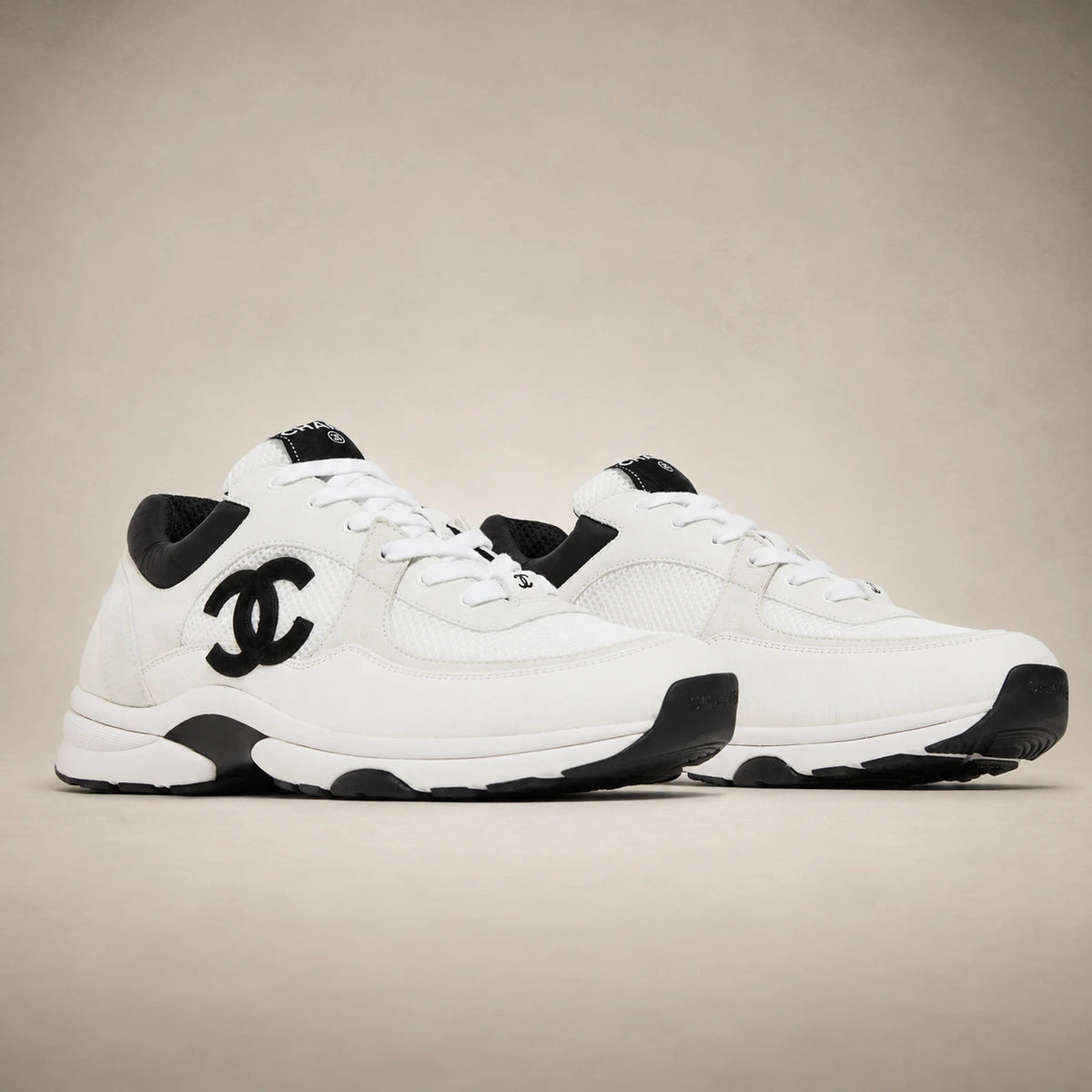 Chanel Runner — Blanc / Noir