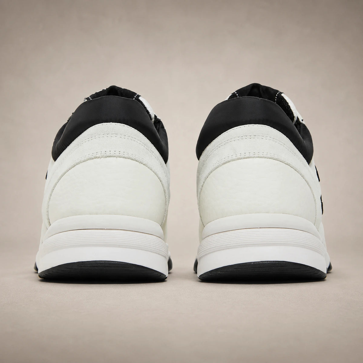 Chanel Runner — Blanc / Noir