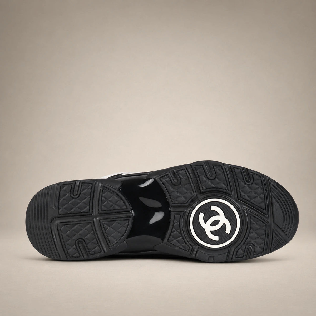 Chanel Runner — Noir / Blanc