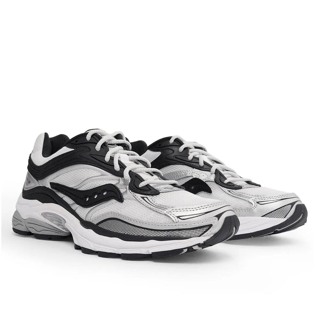 Saucony ProGrid Omni 9 — Blanc / Noir