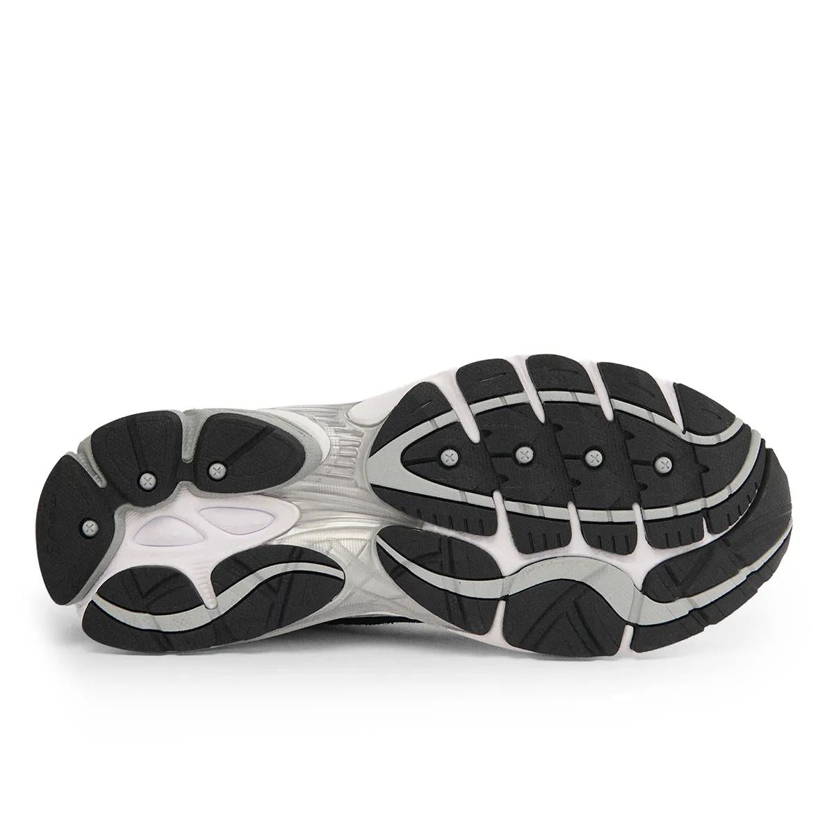 Saucony ProGrid Omni 9 — Blanc / Noir