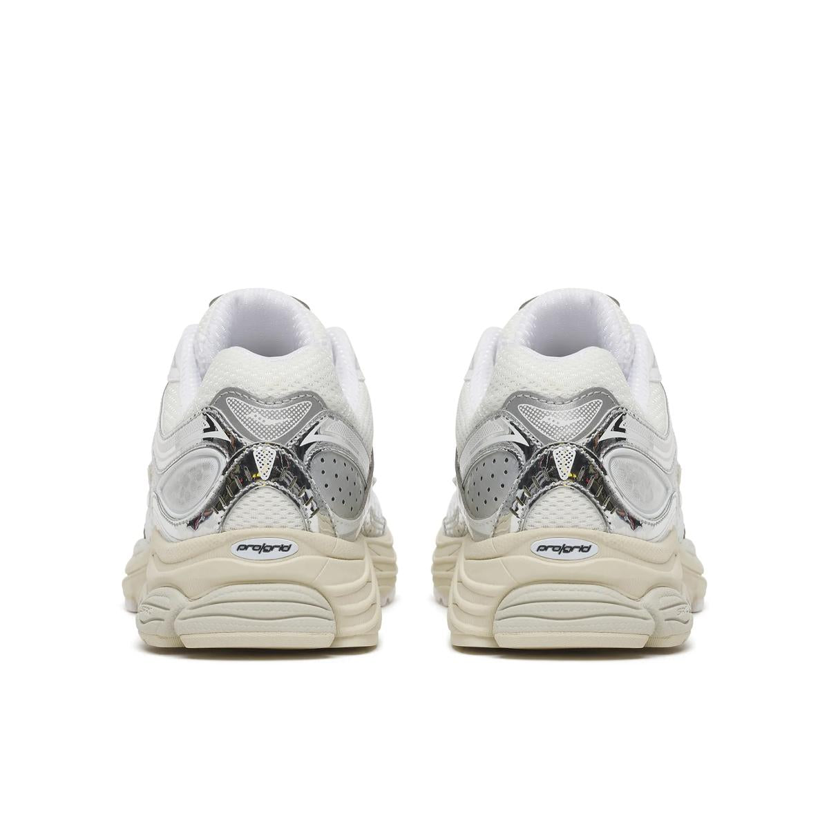 Saucony ProGrid Omni 9 — Blanc / Crème