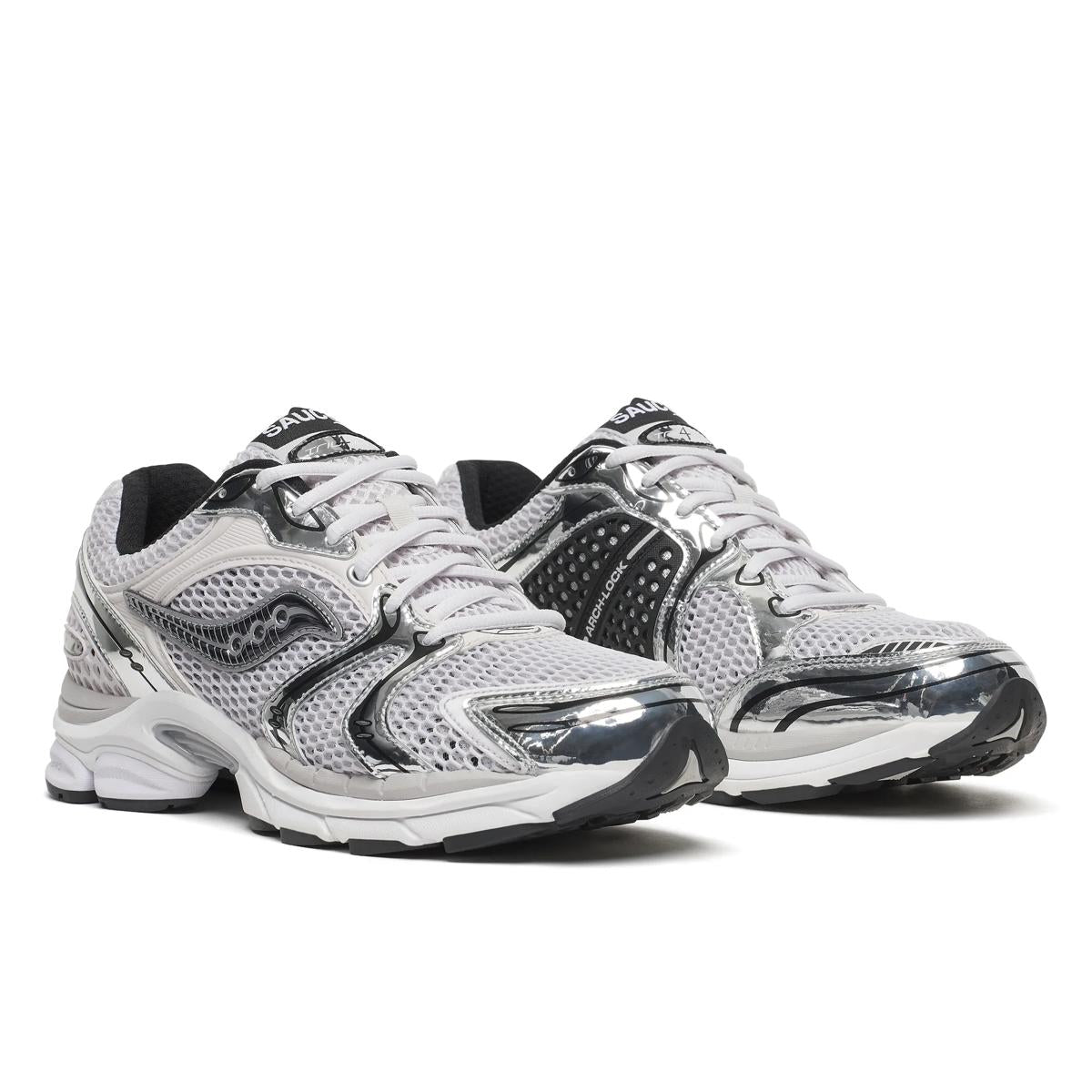 Saucony ProGrid Triumph 4 — Blanc / Noir / Argent