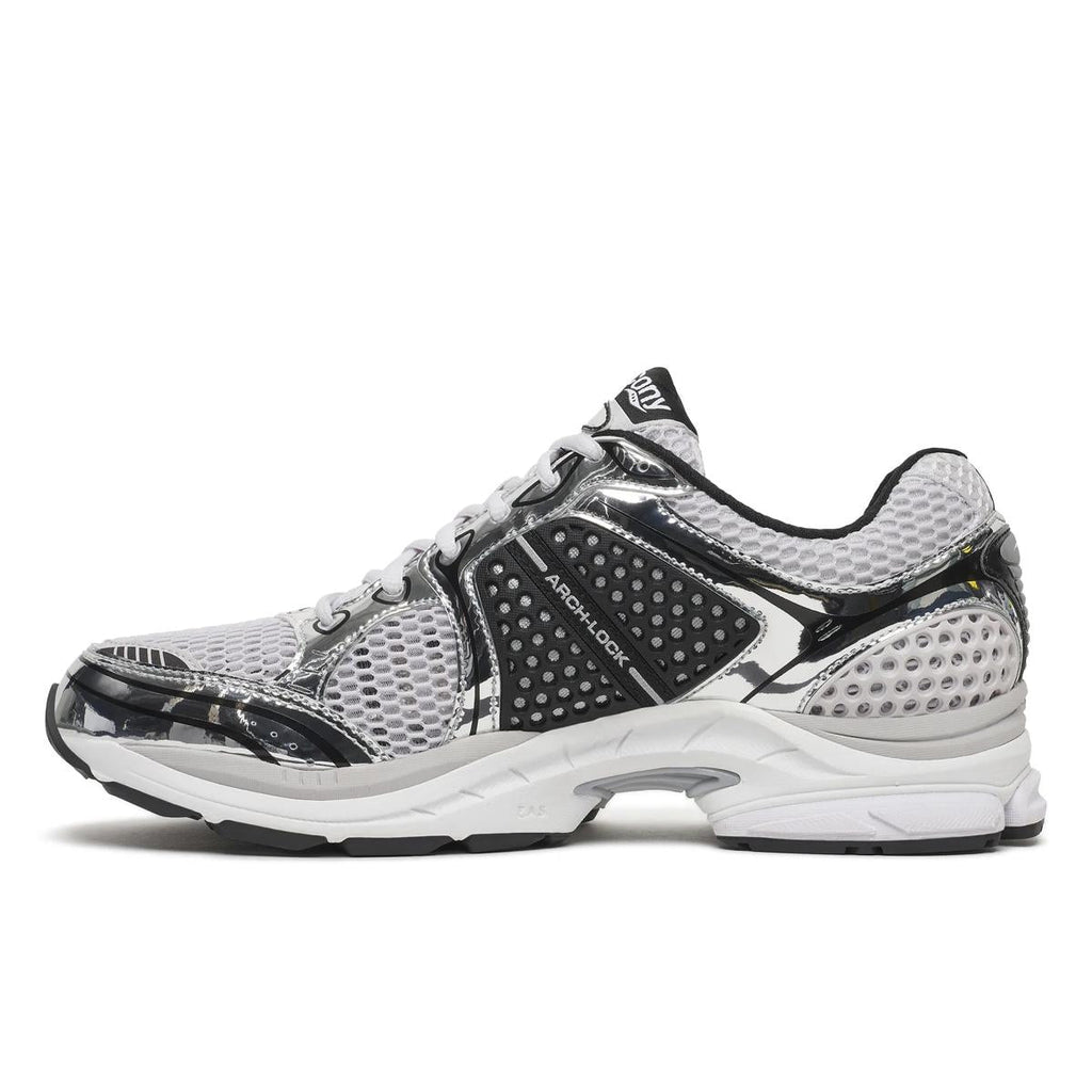 Saucony ProGrid Triumph 4 — Blanc / Noir / Argent