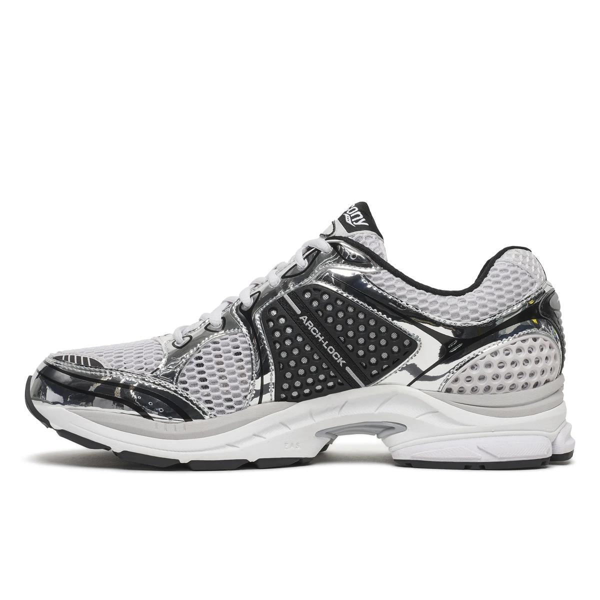 Saucony ProGrid Triumph 4 — Blanc / Noir / Argent