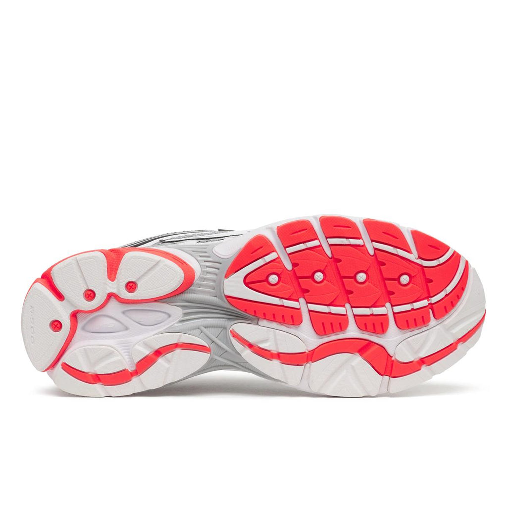 Saucony ProGrid Omni 9 — Argent / Noir / Rouge fluo