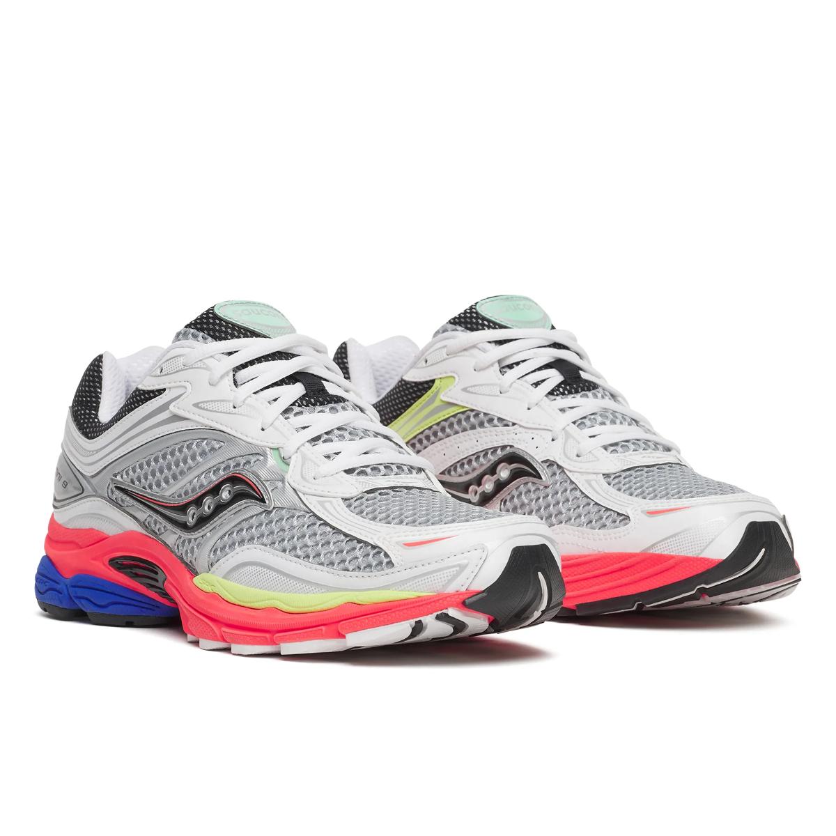 Saucony ProGrid Omni 9 — Argent / Rouge / Bleu