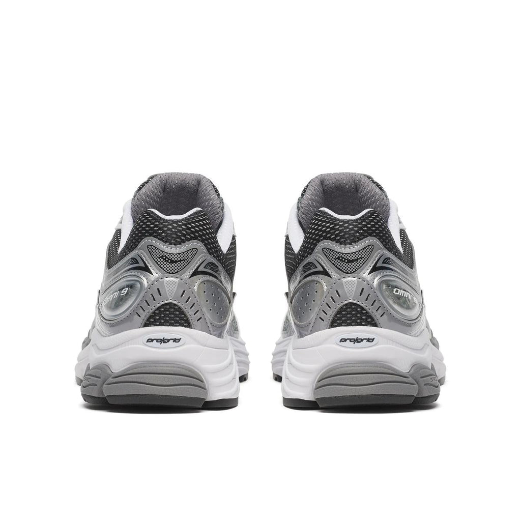 Saucony ProGrid Omni 9 — Gris / Argent / Blanc